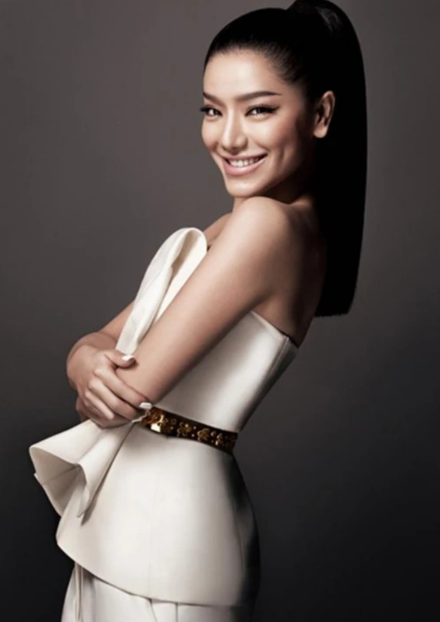 地下城与勇士革新主题曲是谁唱的